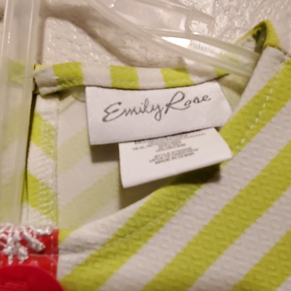 Two piece mathcing set. - Picture 3 of 4